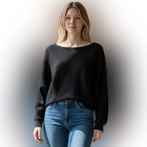 Express Women's Black Crew Neck Sweater